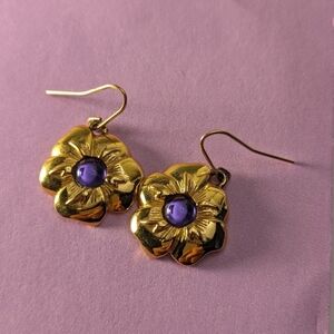 💜 Marvella earrings signed Gold tone vintage flower with purple stone hook